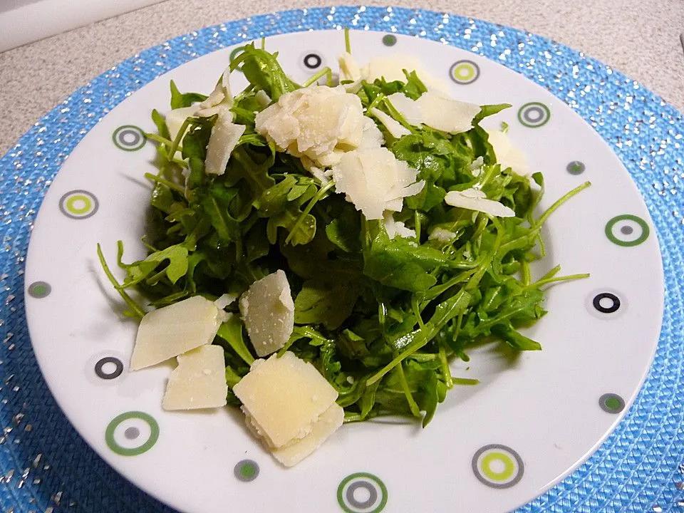 Klassischer Rucola Salat von goran | Chefkoch | Rucola salat, Salat ...