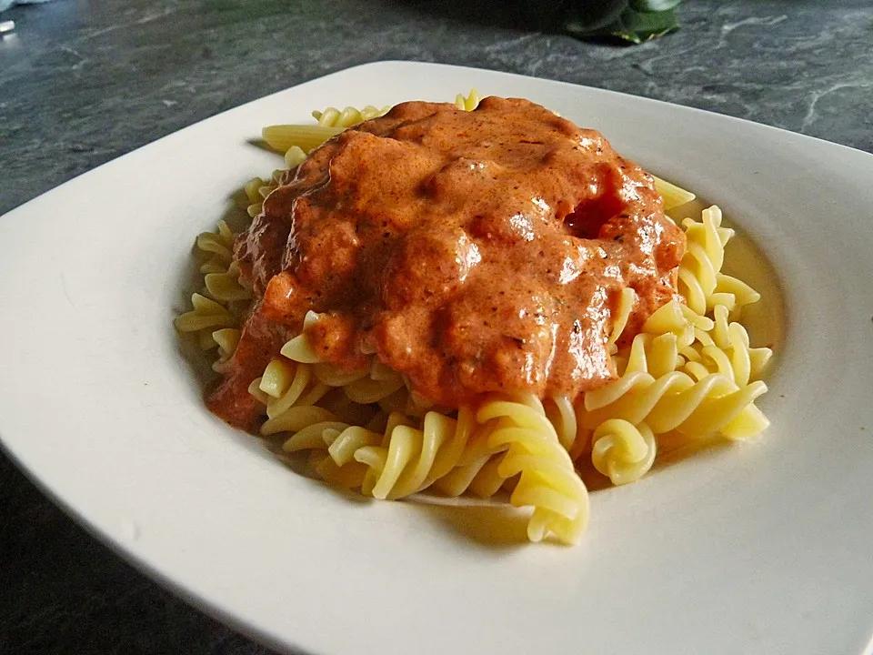 Nudeln in Tomaten - Sahne - Sauce von tdanninger | Chefkoch.de