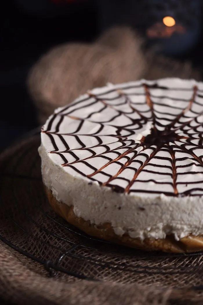 Cheesecake mit Zimt und Spinnennetz: ein Halloween Kuchen | Rezept ...