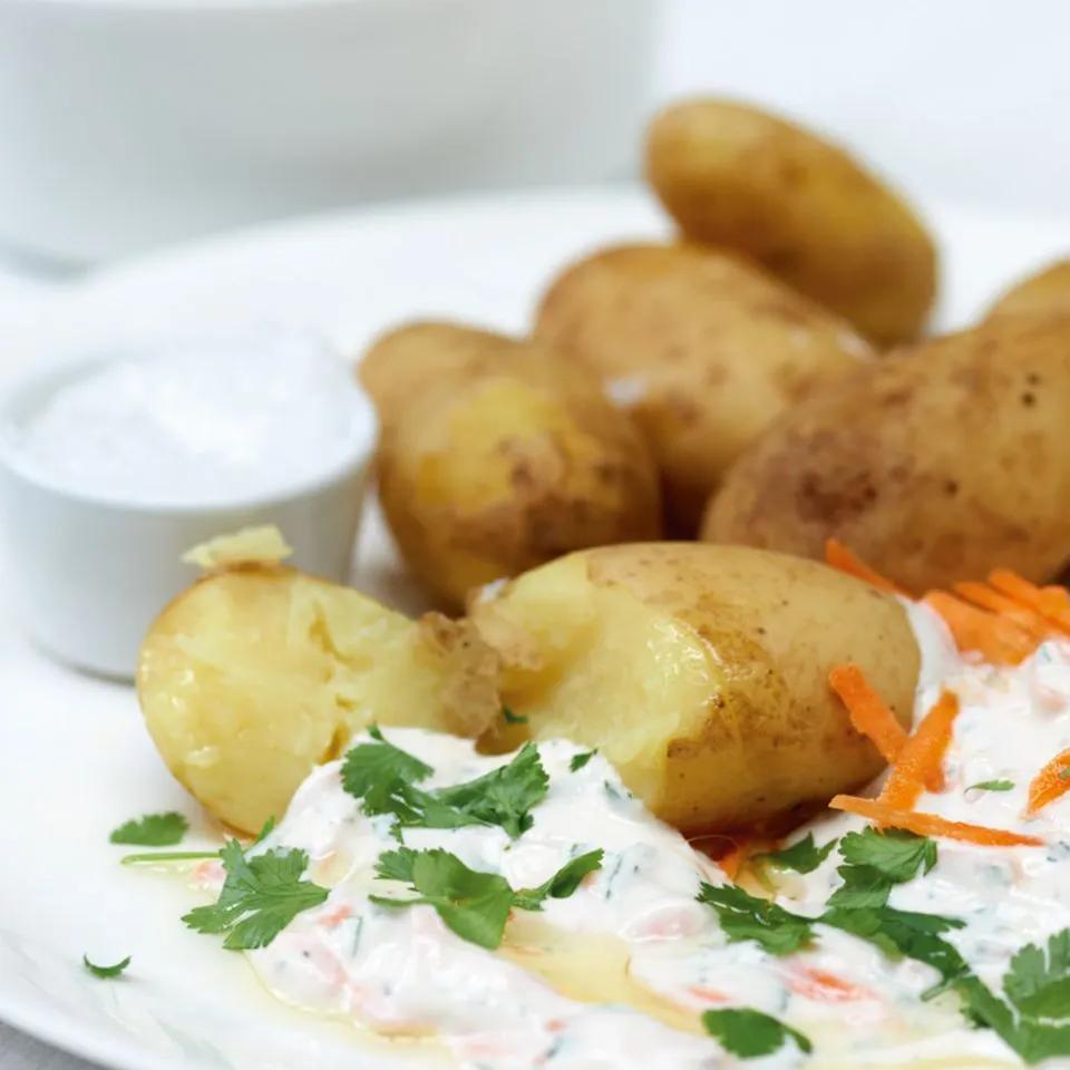 Pellkartoffeln mit 2 Dips Rezept - [ESSEN UND TRINKEN]