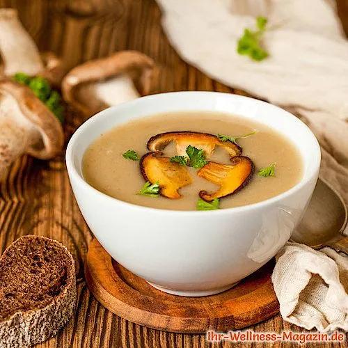 Schnelle Low Carb Pilzsuppe - gesundes, einfaches Rezept | Pilzsuppe ...