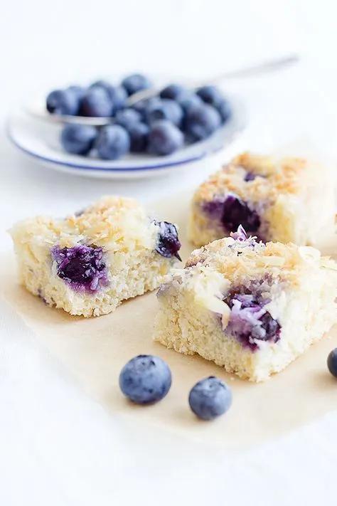 Der Heidelbeer-Buttermilchkuchen ist sehr einfach und schnell gebacken ...