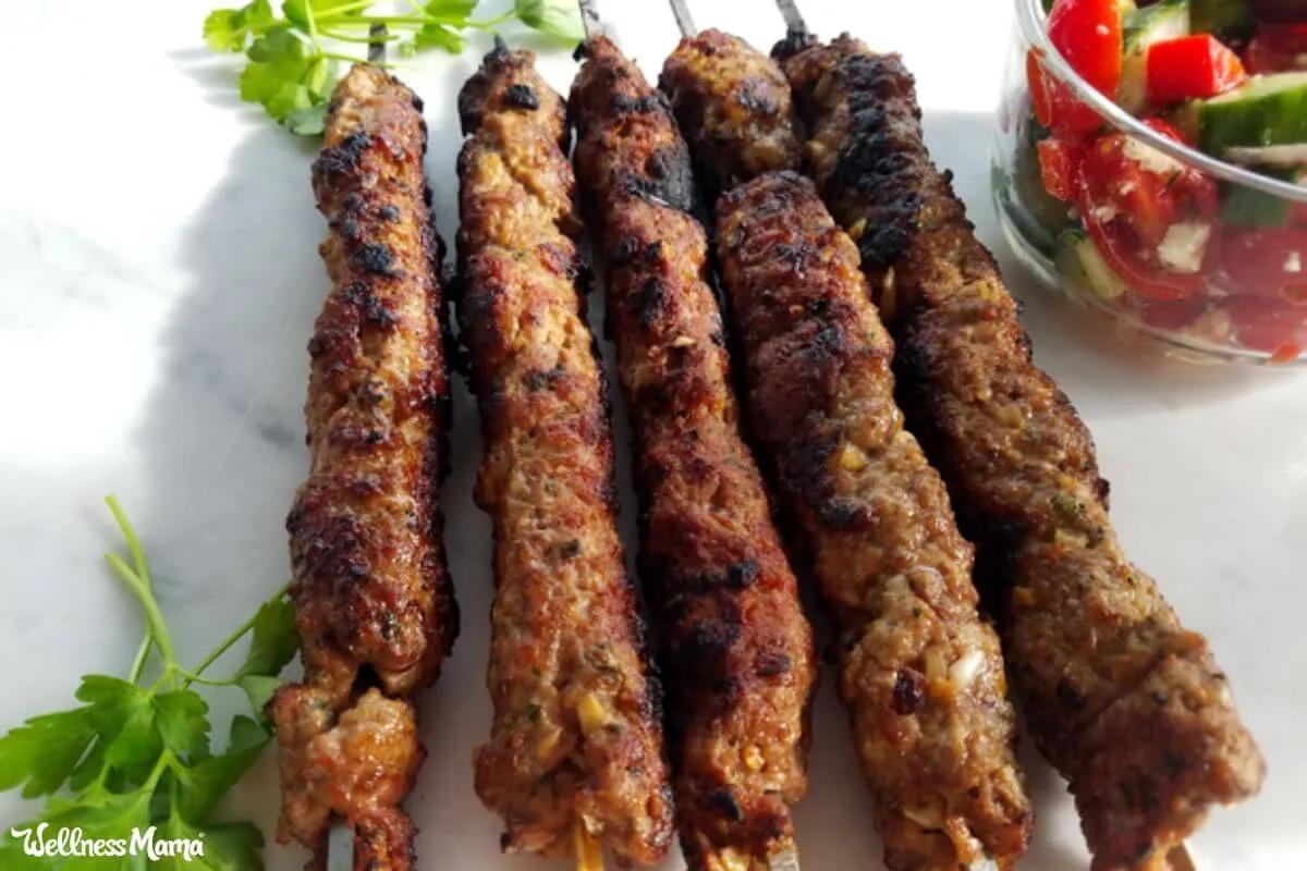 Receita de Kofta Kebabs grelhados | Wellness Mama | Paper Dog Games