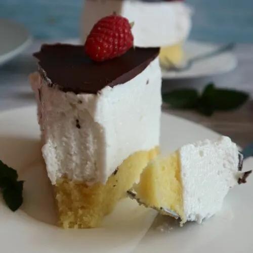 Vegane Vogelmilch-Torte – einfaches Rezept mit Aquafaba