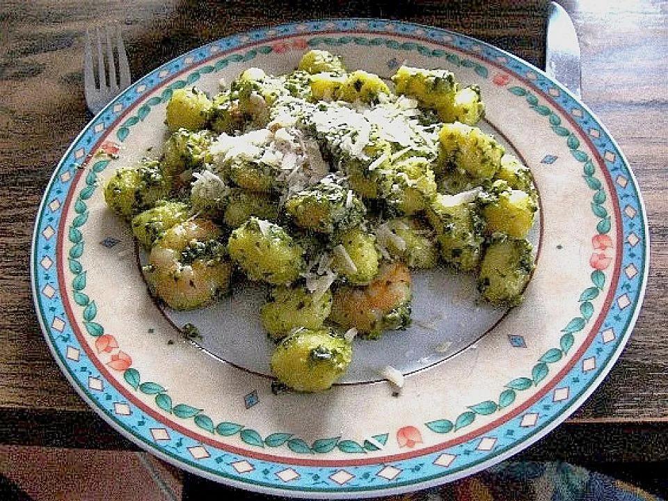 Gnocchi mit Basilikum - Pesto und Garnelen - Kochen Gut | kochengut.de