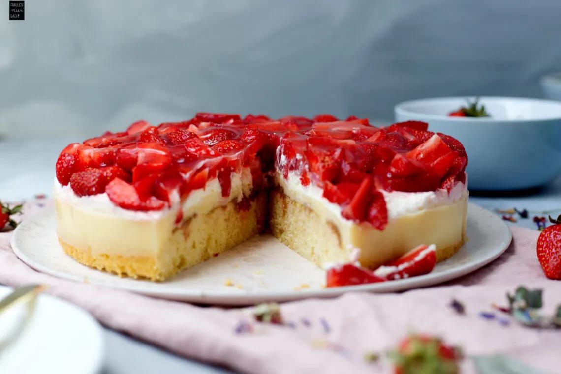 Erdbeer-Rhabarber-Kuchen: Die beste Kombination! - Fräulein Meer backt