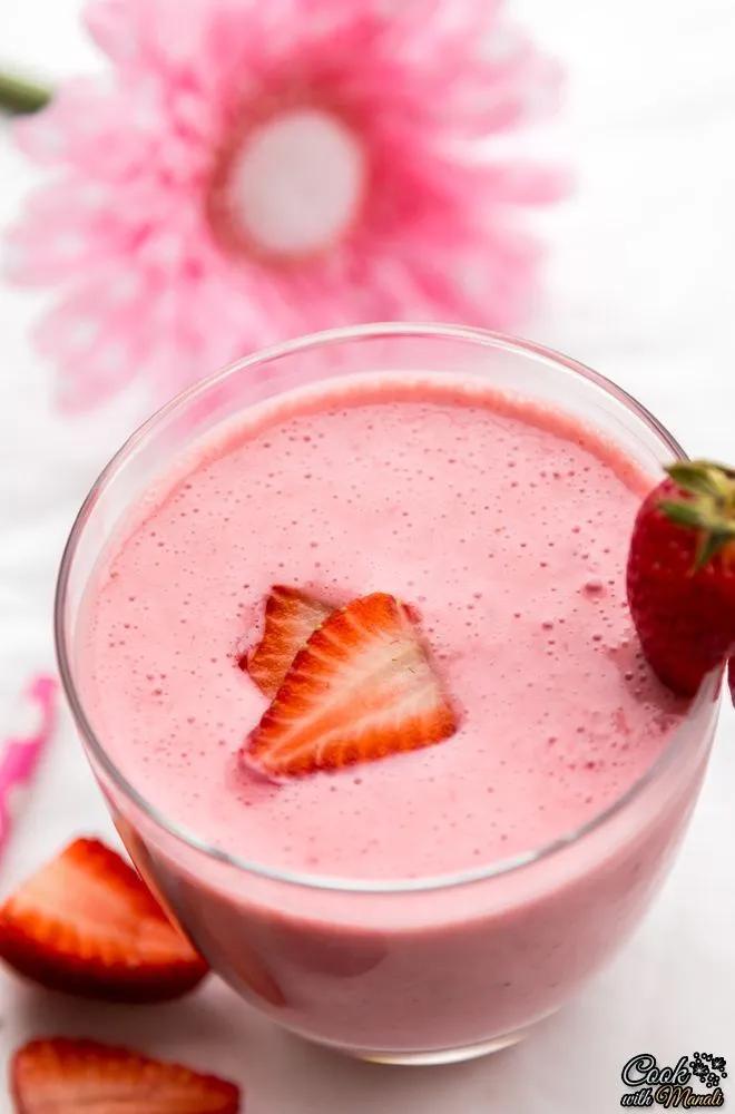 Strawberry Lassi | Strawberry lassi, Fresh strawberry recipes, Summer ...