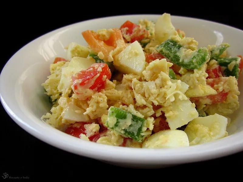 Recepty z Indie: Vajickovo - zeleninovy salat