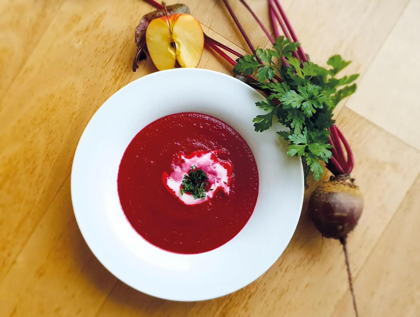 Gesunder Genuss – Rote Rüben Suppe mit Apfel - Prima Magazin