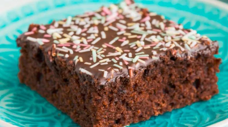 Saftiger Schoko-Blechkuchen – Kuchen und andere | Schokoladen kuchen ...