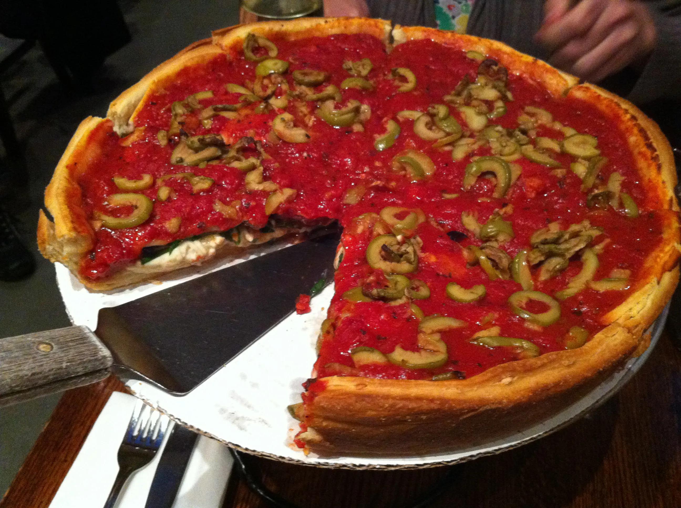 File:Paxtis Chicago Style Deep Dish Pizza.jpg - Wikimedia Commons