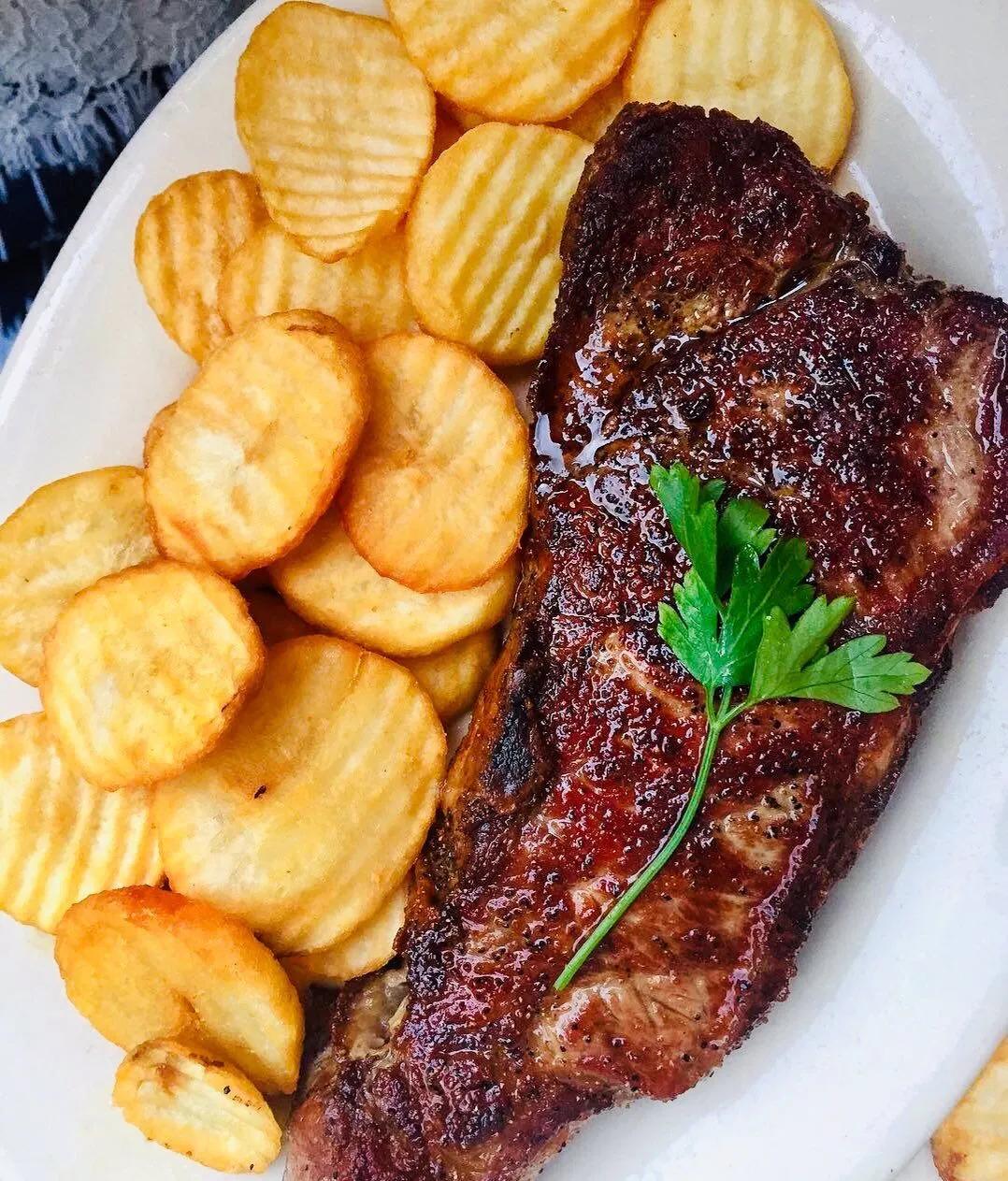 steak &amp; chips made by me | This Photo is posted on subreddit r/FoodPorn ...