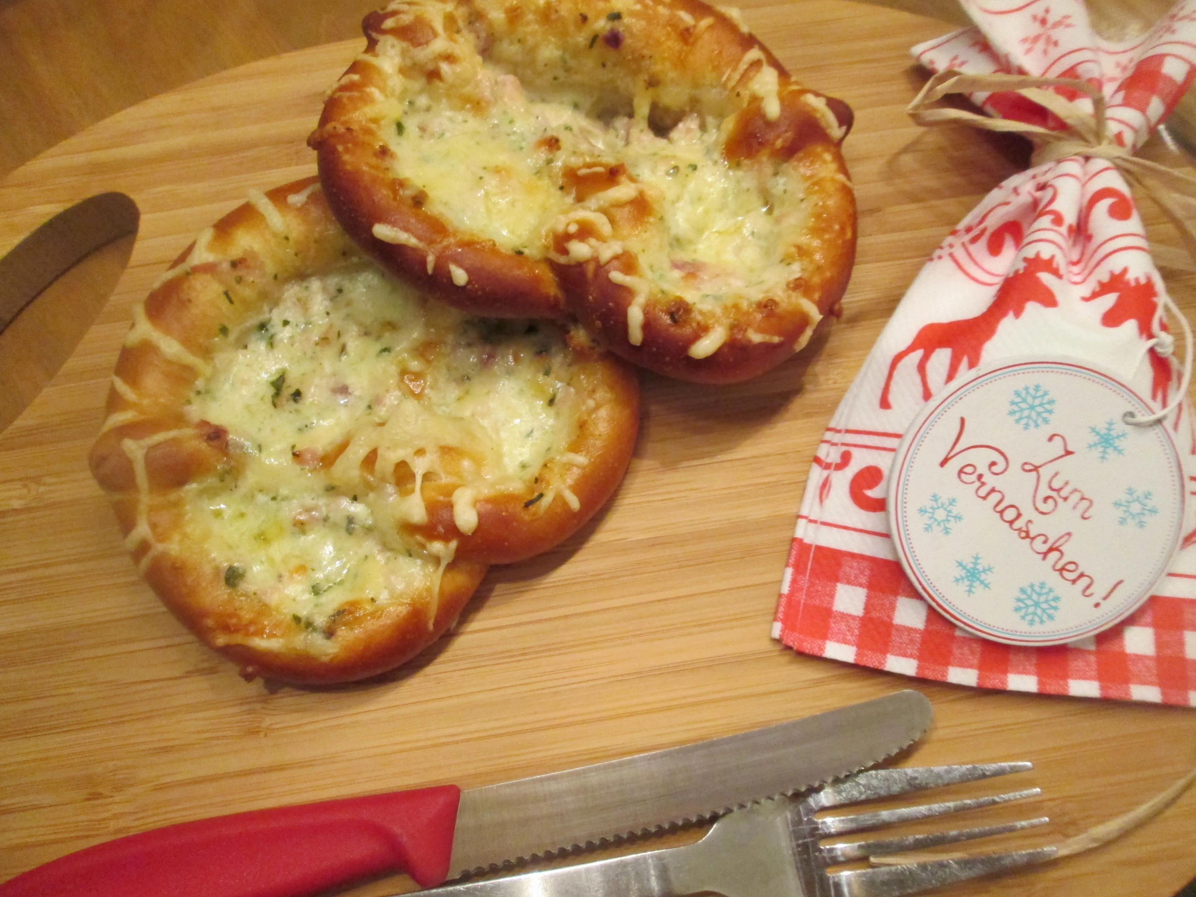 gefüllte brezel mit käse,schinken,schmand,kräuter | Partyrezepte ...