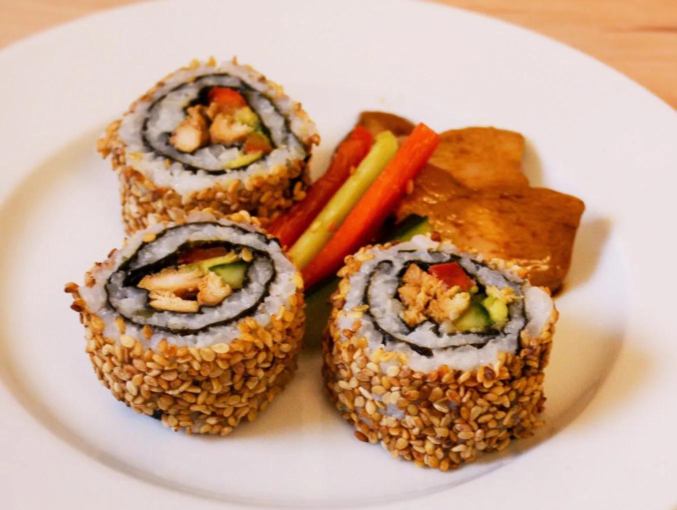 Sushi-Rolle mit Hähnchenbrust – Die Gemüsekiste