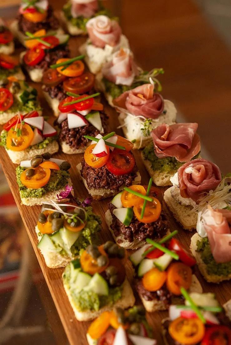 These perfectly easy canapés can be made ahead of time, are served cold ...