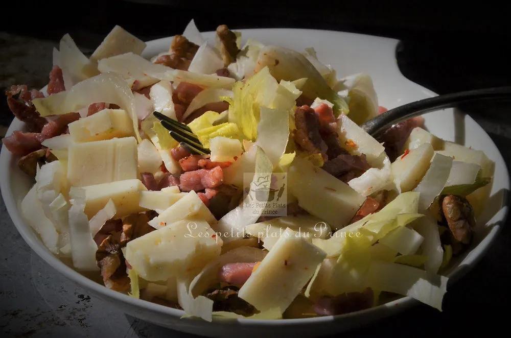 Salade montagnarde à l&amp;#39;endive et au fromage de brebis au piment d&amp;#39;Espelette