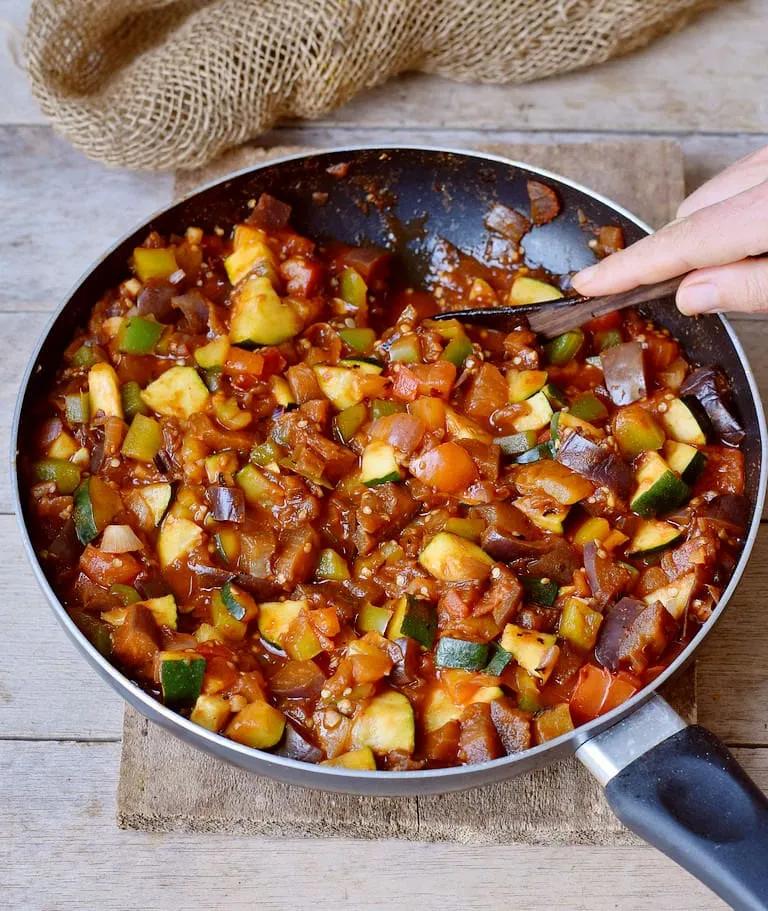 Einfaches Ratatouille Rezept | Fertig in 30 Minuten - Elavegan