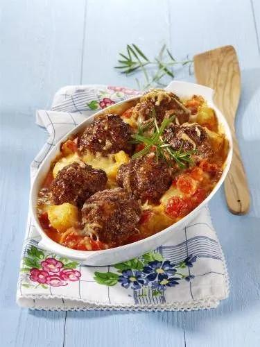 Frikadellen-Gratin mit Tomate &amp; Mozzarella | Tomate mozzarella ...
