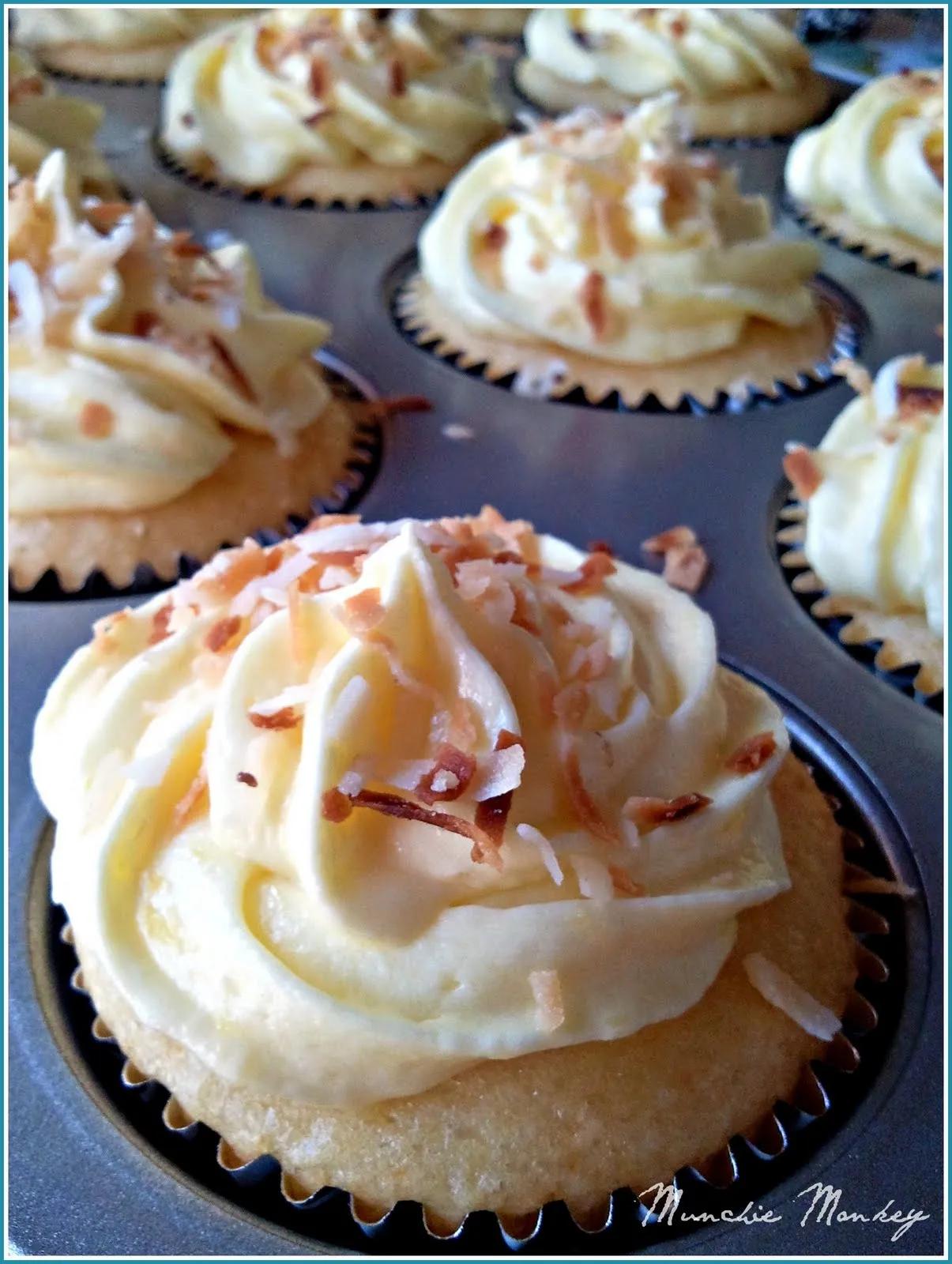 munchie monkey: I&amp;#39;m Back, with scrumptious Piña Colada Cupcakes