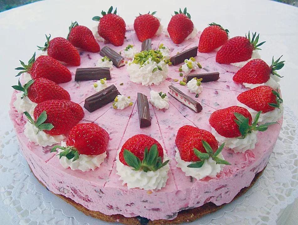 Erdbeer - Quark - Torte mit Joghurette von Stetim | Chefkoch