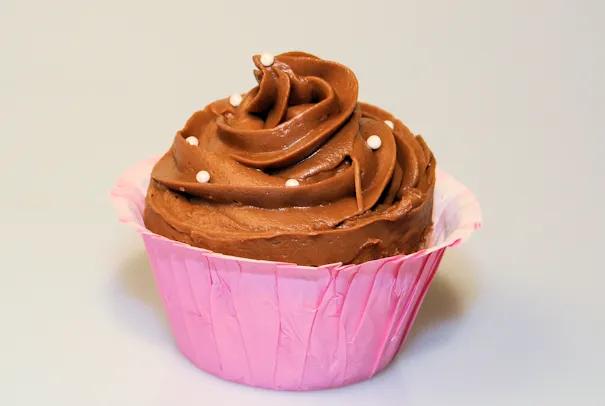 Das perfekte Topping für Kuchen und Cupcakes: Eine Schokocreme aus ...