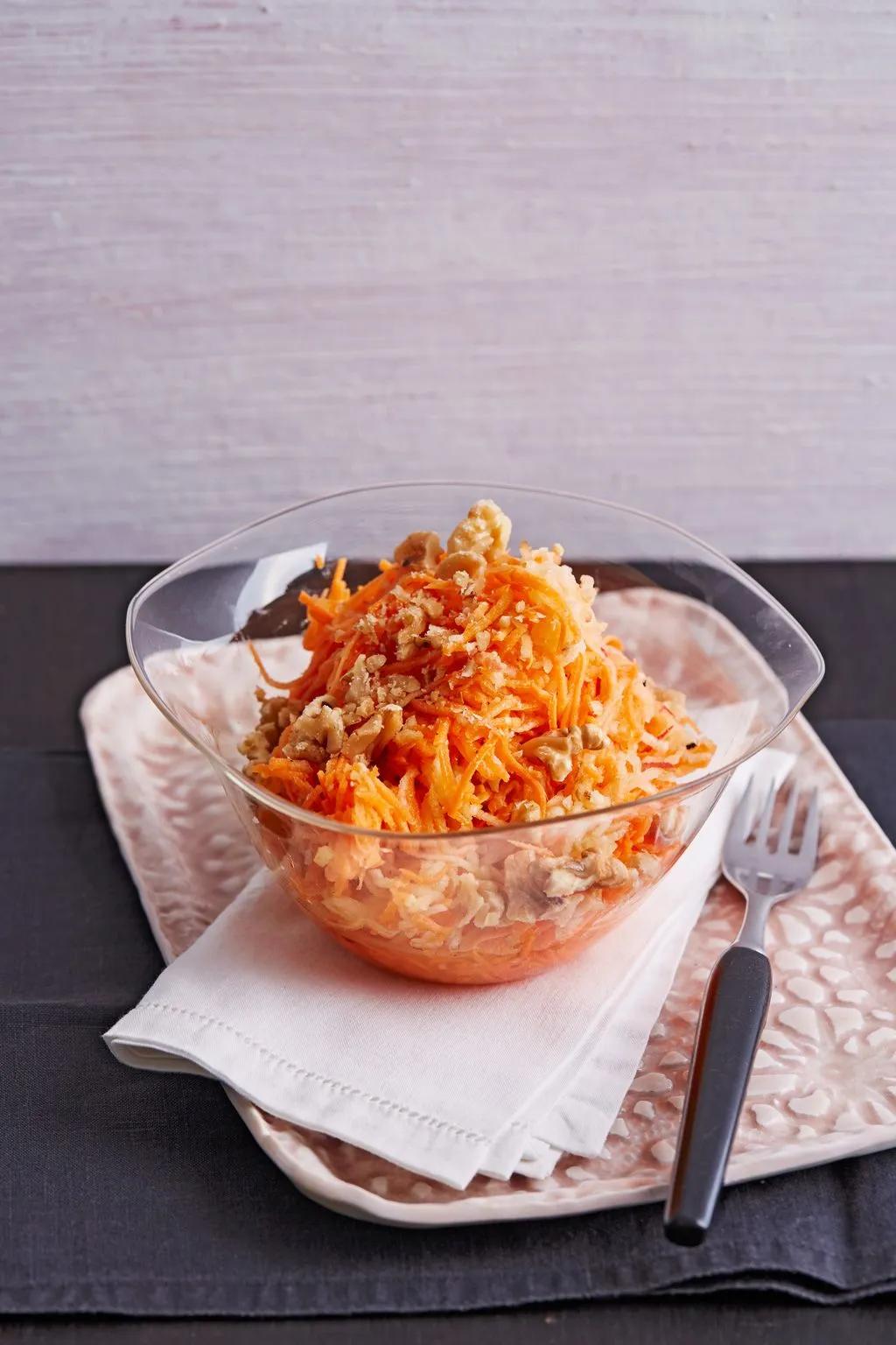 Möhren-Apfel-Salat mit Orangendressing und Walnüsse Healthy Lunches For ...