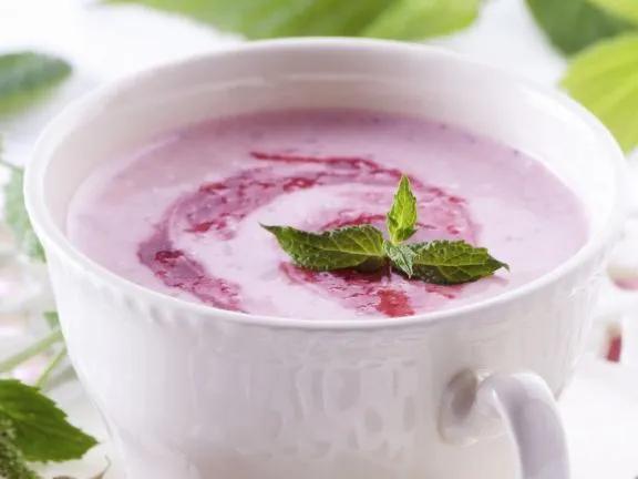 Süße Erdbeersuppe | Rezept | Rezepte, Erdbeeren, Lebensmittel essen