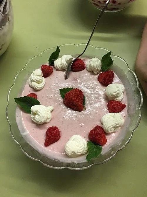 Bayrische Erdbeercreme von Yzee | Chefkoch | Rezept | Dessert ideen ...