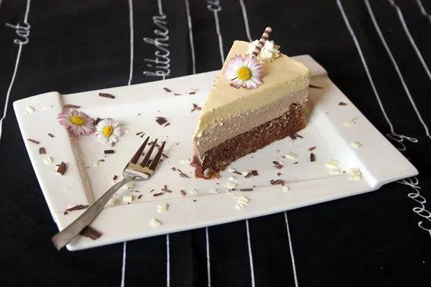 Kuche Guten Appetit: VANILLE SCHOKOMOUSSE TORTE | Schokomousse torte ...