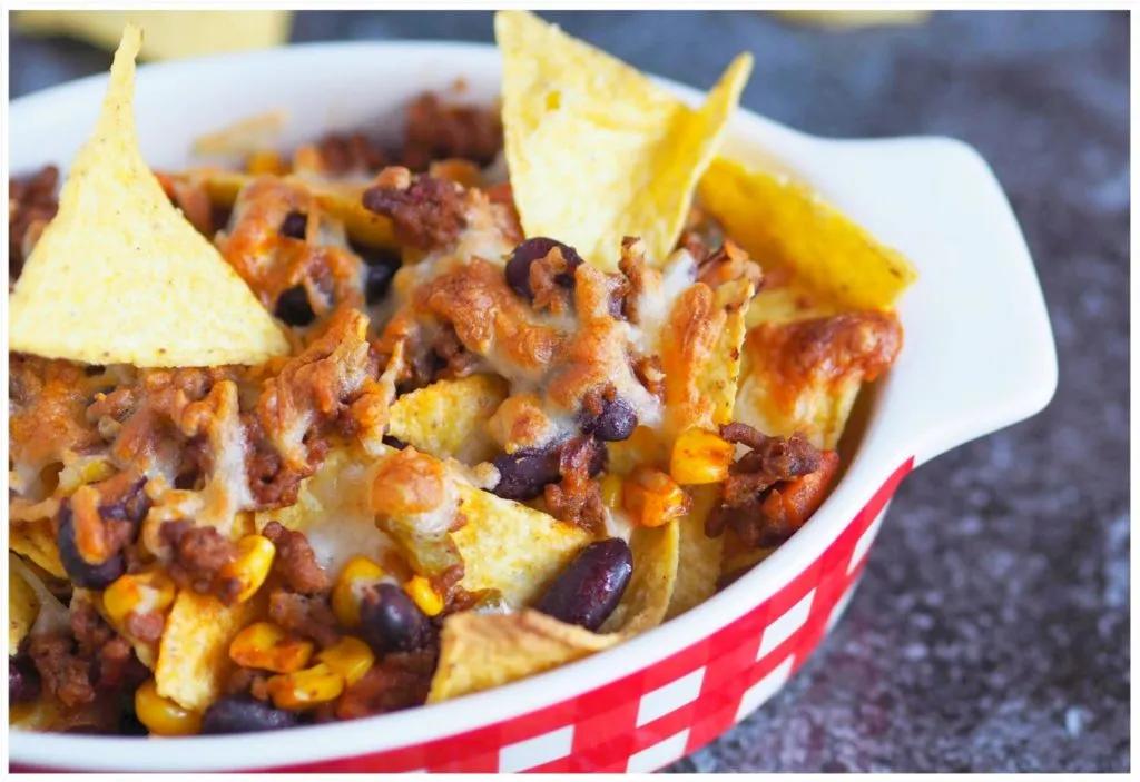 Nachos mit Chili con carne - perfektes Fingerfood auf Parties ...