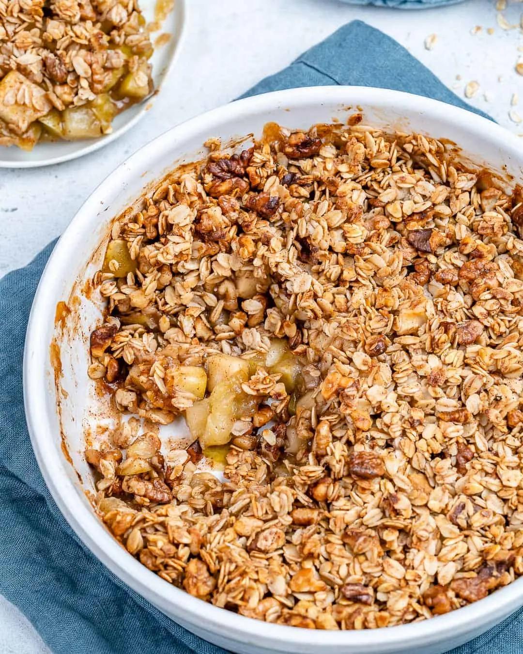 Easy Oatmeal Apple Crumble {Vegan} | Healthy Fitness Meals