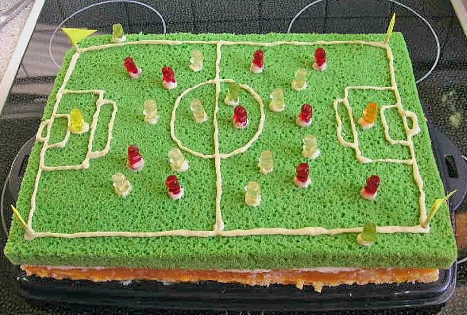 Soccer Kuchen Bilder, Fußball Kuchen / Football Torte | Fußball kuchen ...