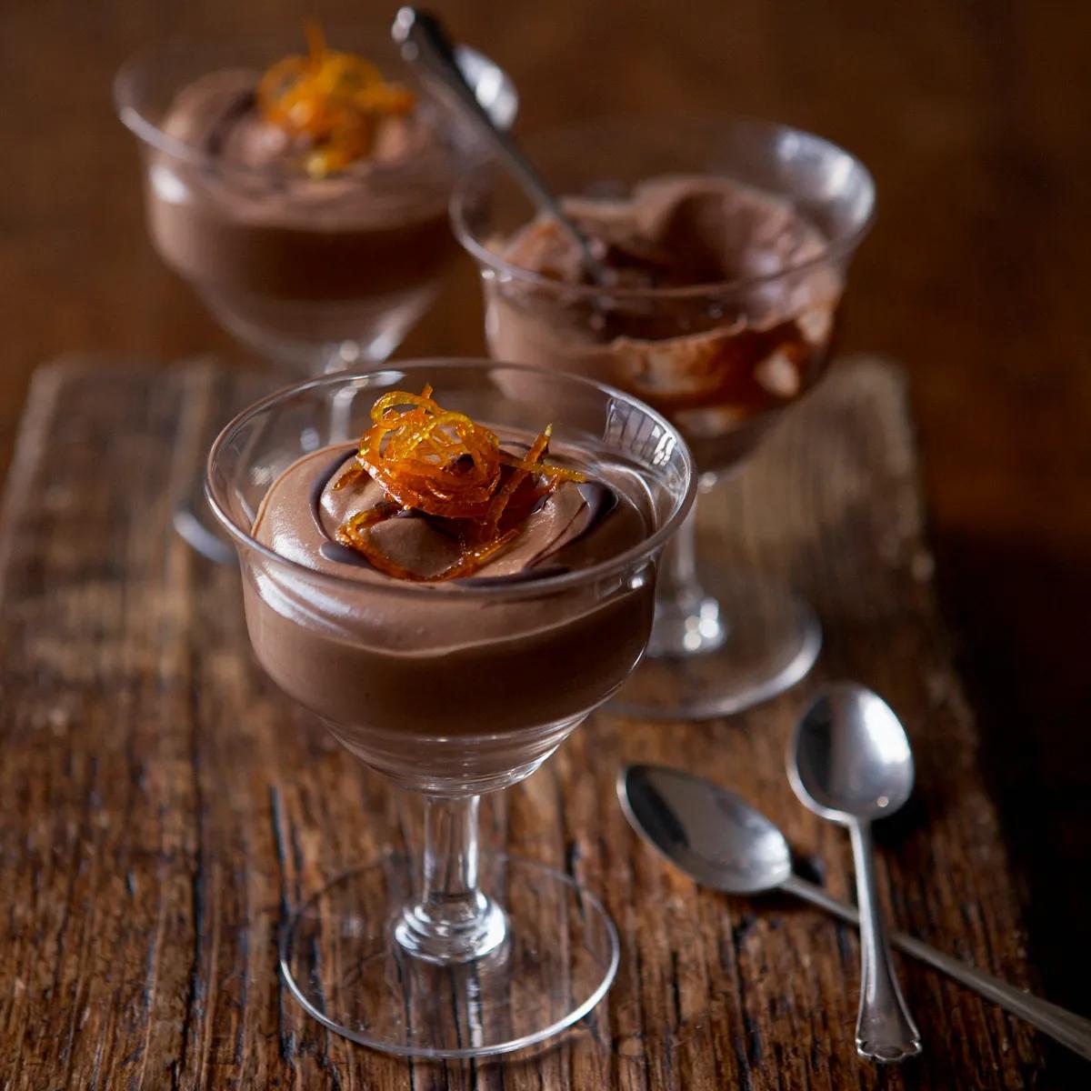 Rezept von Daniel Galmiche: Schokoladenmousse mit Orangenschalen ...