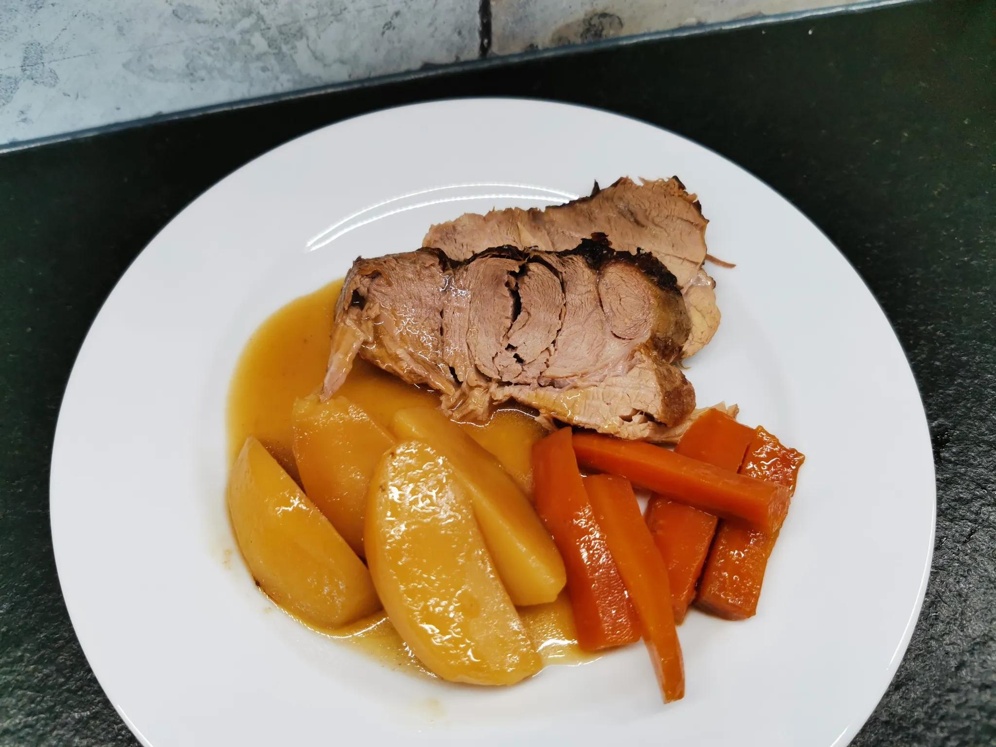 Schweinebraten im Ultra – Sarah Brauns Blog