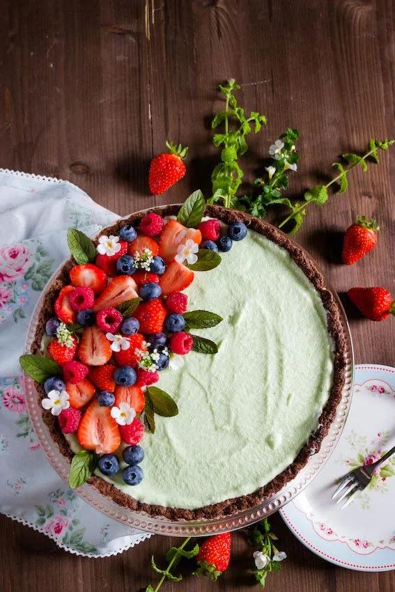 Erdbeertarte mit Waldmeister - ein frischer, sommerlicher Kuchen ...