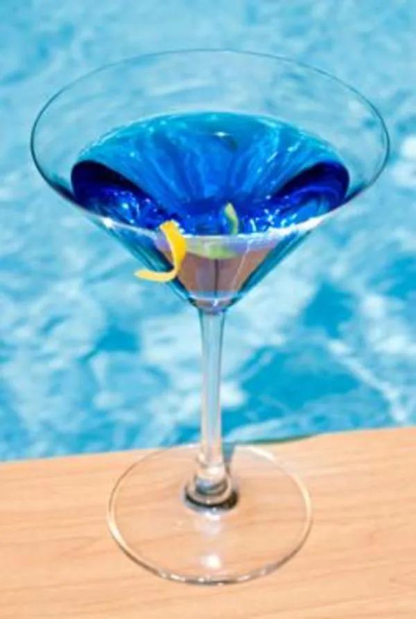 Tropical Drink Recipe: Geejam Blue Martini in 2020 | Tropical drink ...