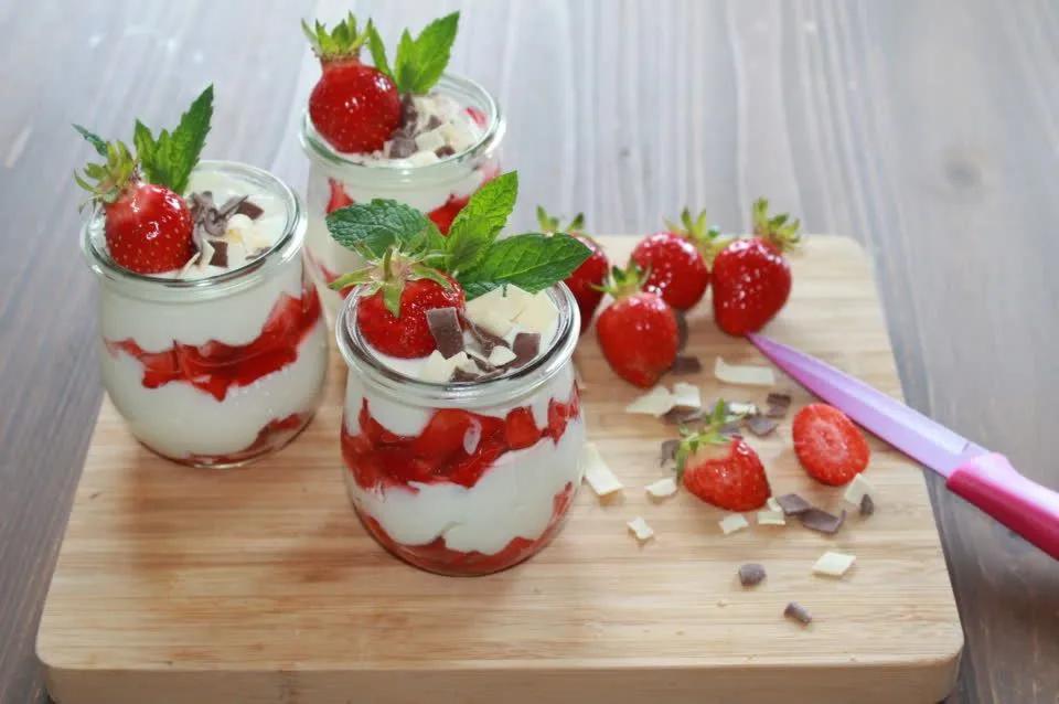 Mascarponecreme mit frischen Erdbeeren | Miss Fancy - Rezepte für jeden ...