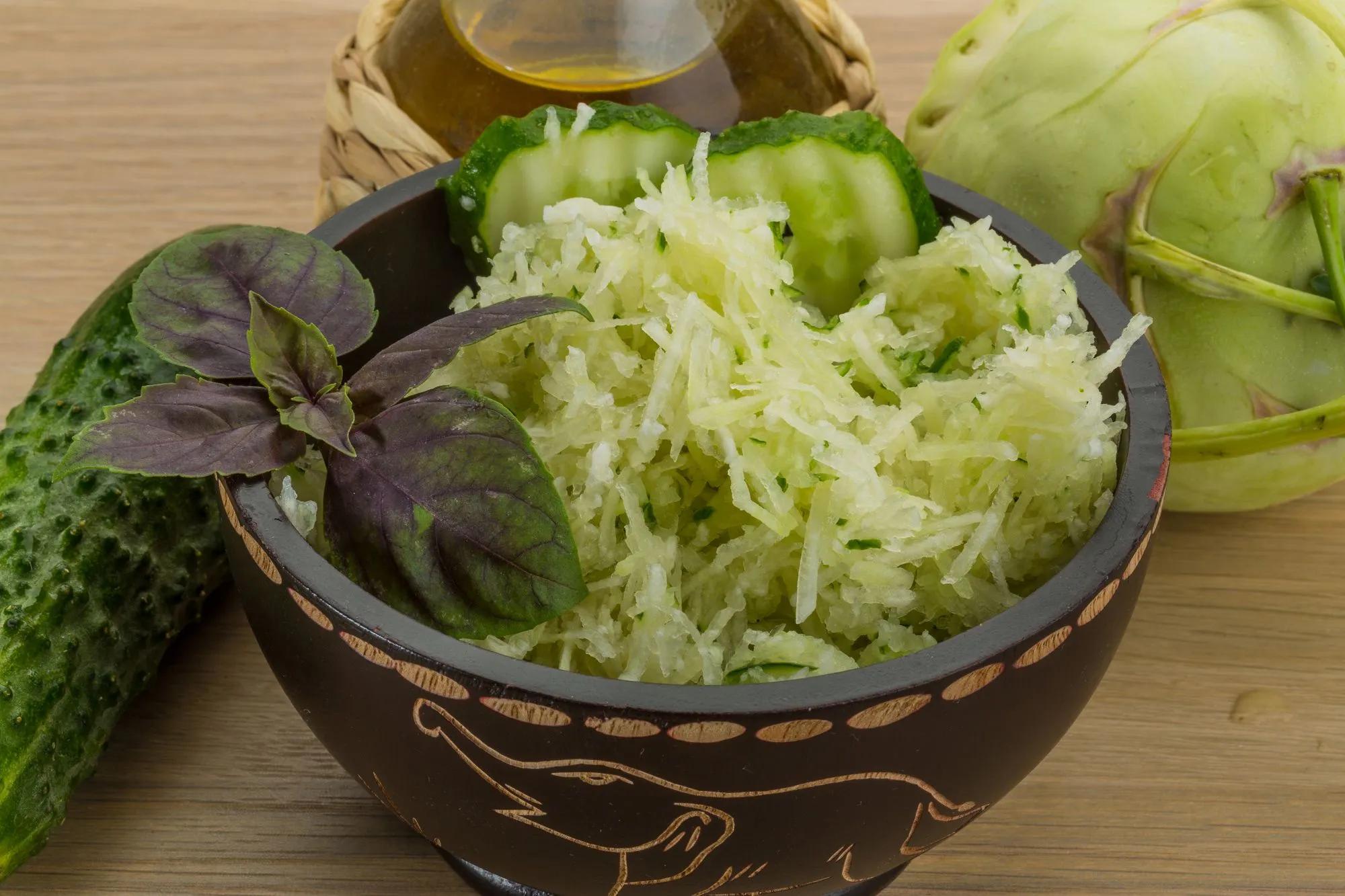 Kohlrabi-Salat - Rezept | kochenOHNE | Rezept | Basische ernährung ...
