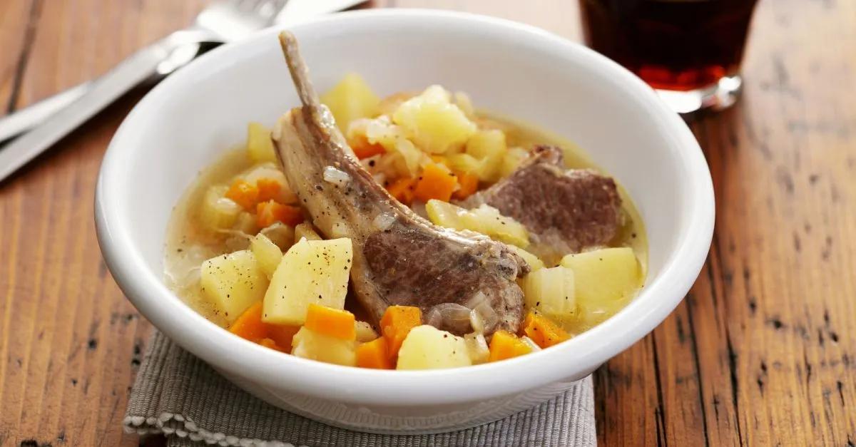 Lamm-Kartoffel-Eintopf nach irischer Art (Irish Stew) Rezept | EAT SMARTER