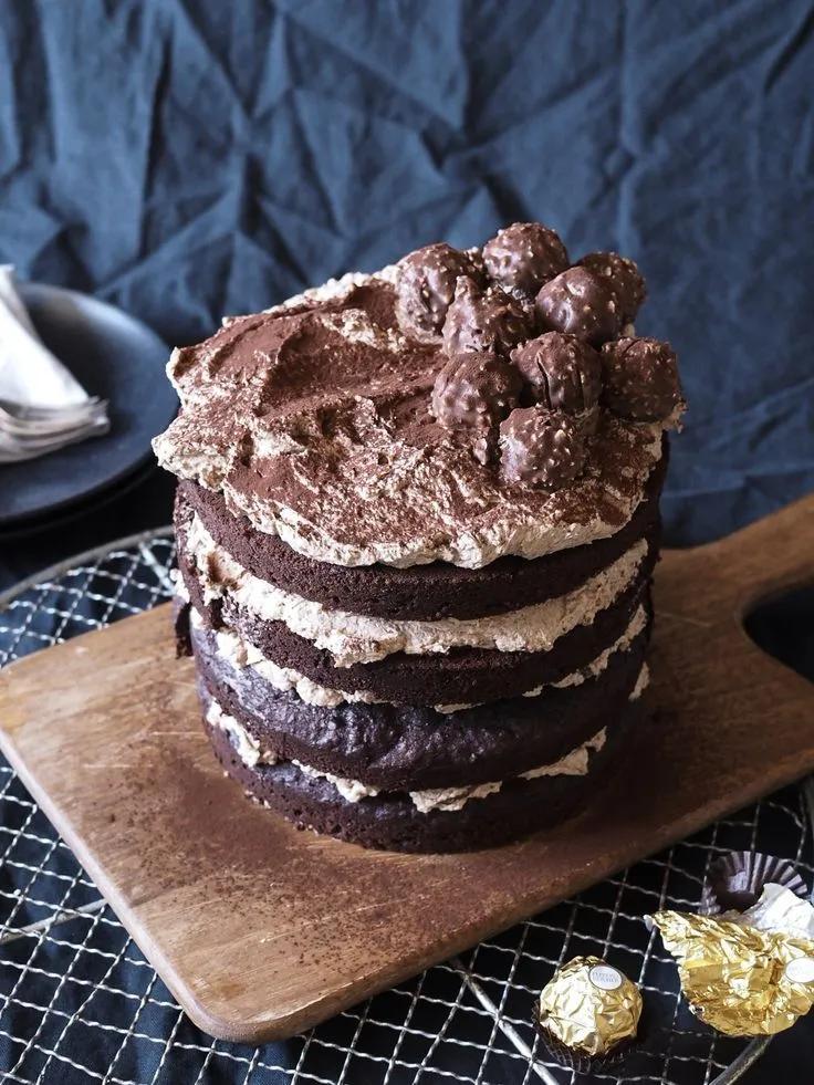 Schokoladen-Walnuss-Torte Rezept mit Rocher | Oh, wie wundervoll ...