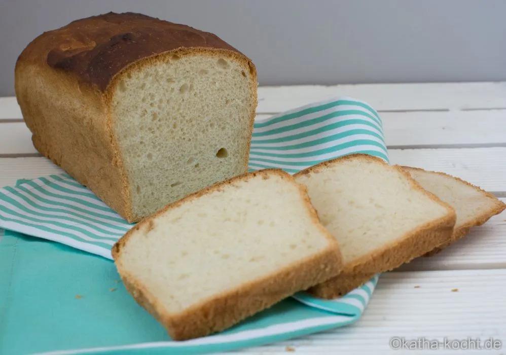 Klassisches Toastbrot - fluffig und lecker - Katha-kocht! | Lecker ...