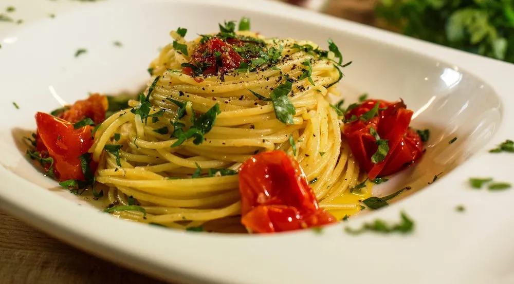 Spaghetti aglio olio - przepis od Monini
