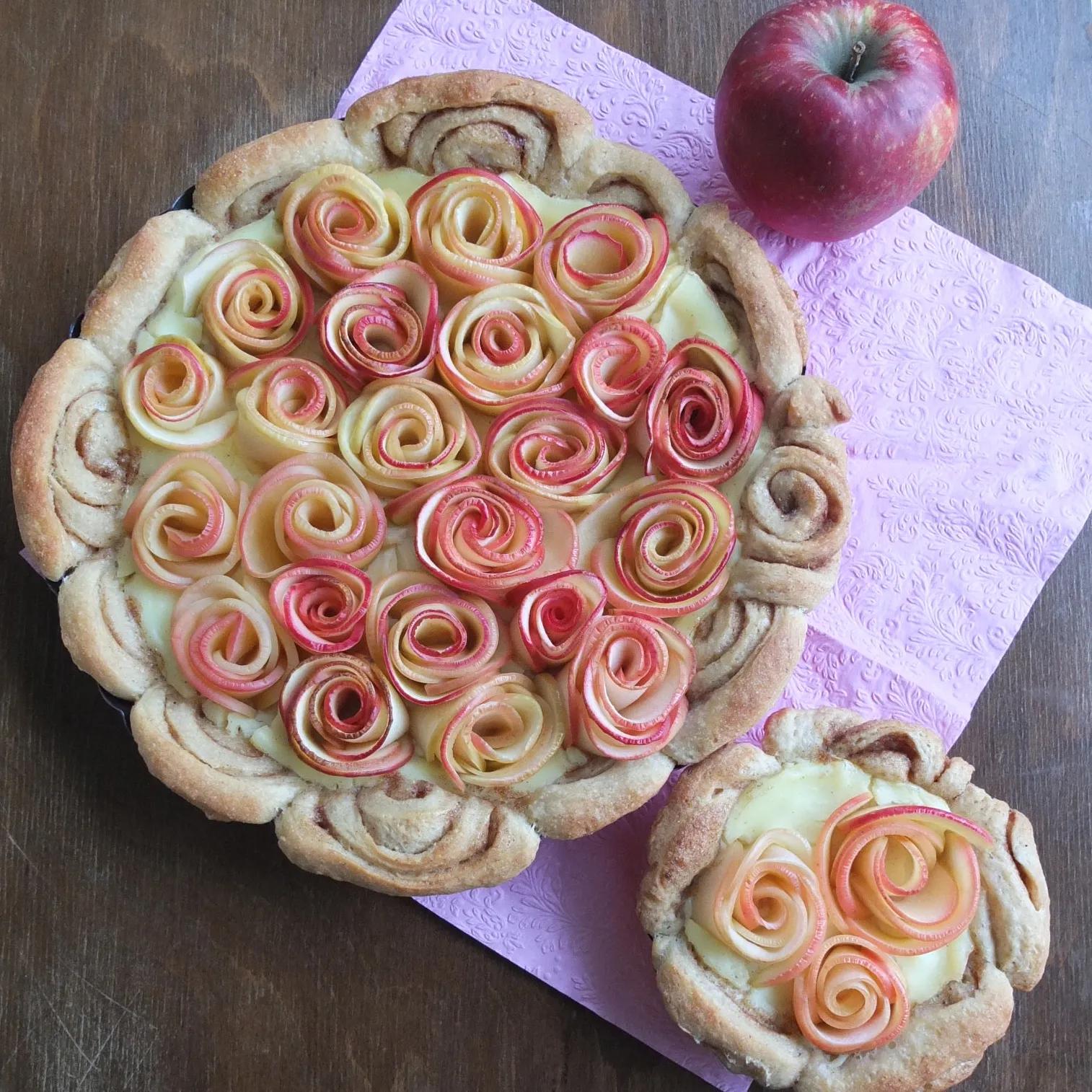 Pâtisserie Nadine: Apfel-Rosen-Tarte mit Zimtschneckenboden