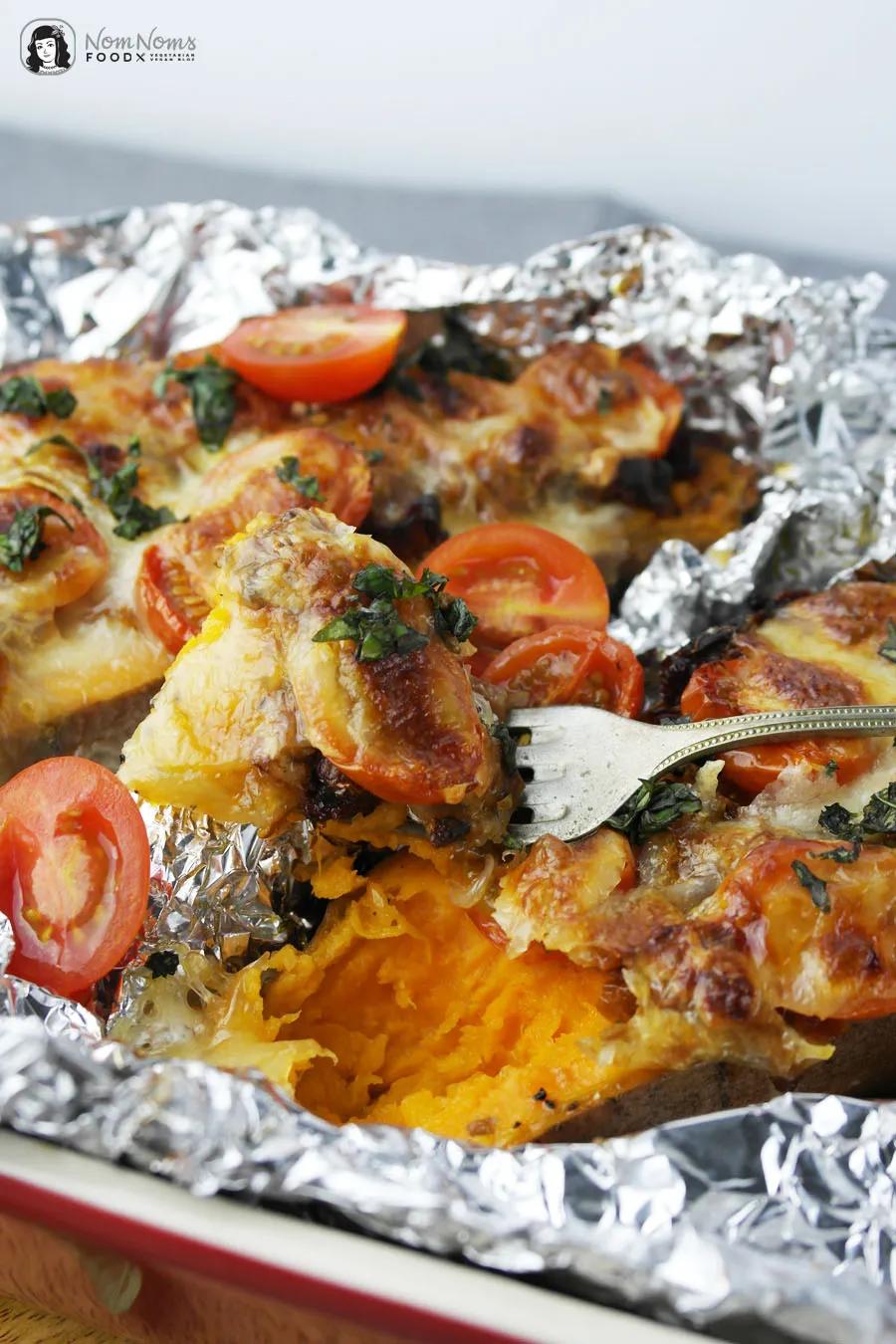 Überbackene Süßkartoffel mediterran mit Tomaten und Mozzarella - Nom ...
