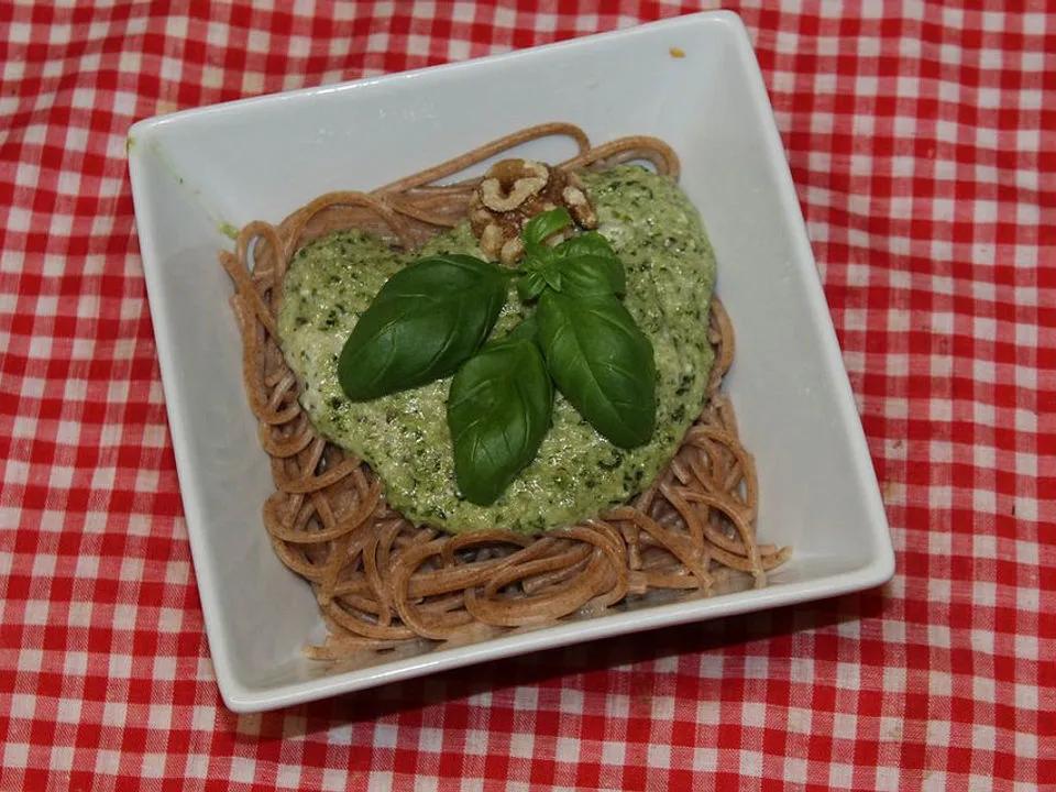 Walnuss-Basilikum-Pesto mit Frischkäse von SeineSüsse| Chefkoch