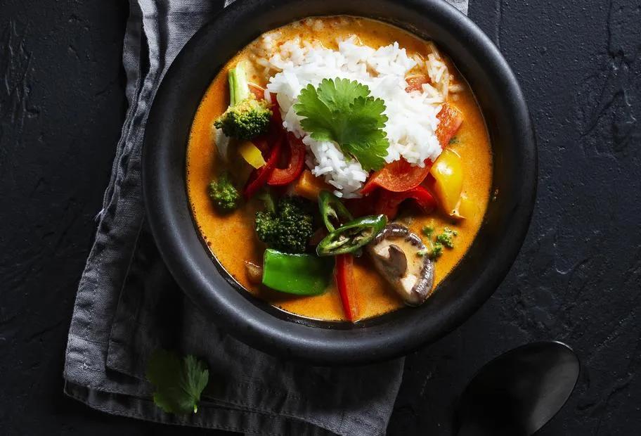 Rotes Thai-Curry mit Reis aus dem Thermomix® | ZAUBERTOPF