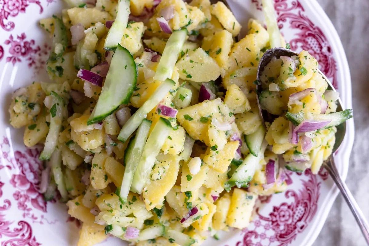 Kartoffelsalat ohne Mayonnaise | vegan &amp; einfach - Veganwonda