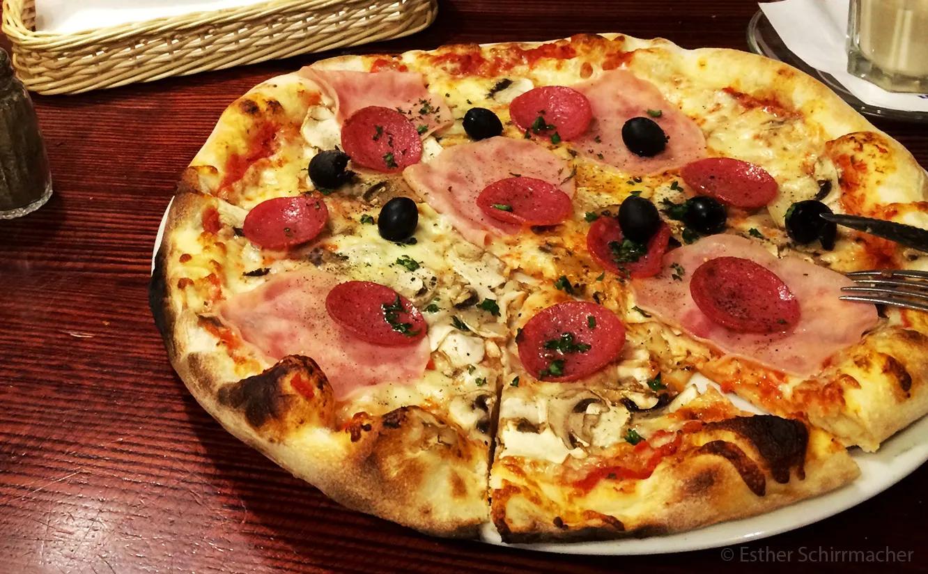typisches-essen-italien-pizza - Esther&amp;#39;s Travel Guide