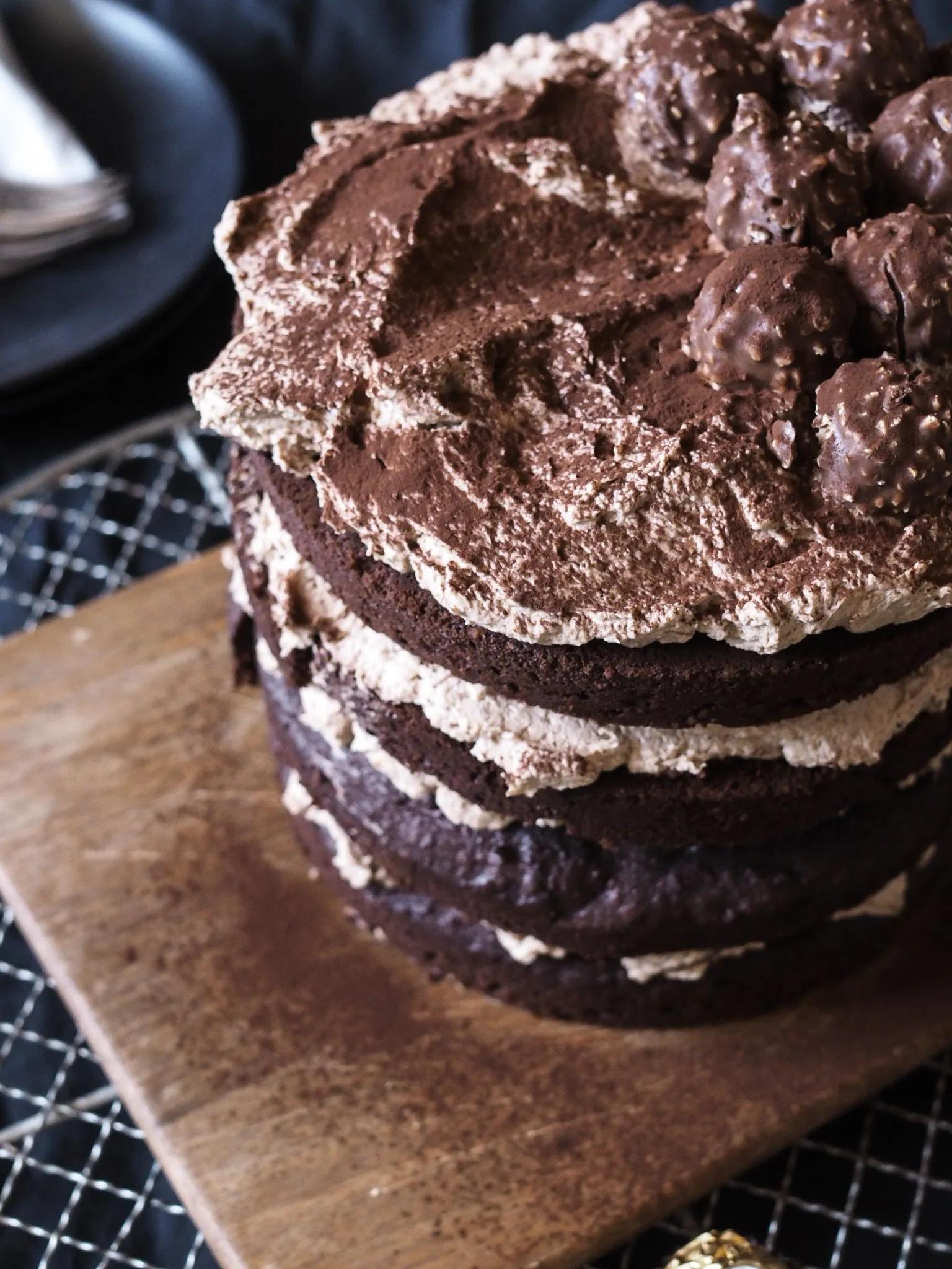 Schokoladen-Walnuss-Torte Rezept mit Rocher - Oh, wie wundervoll ...