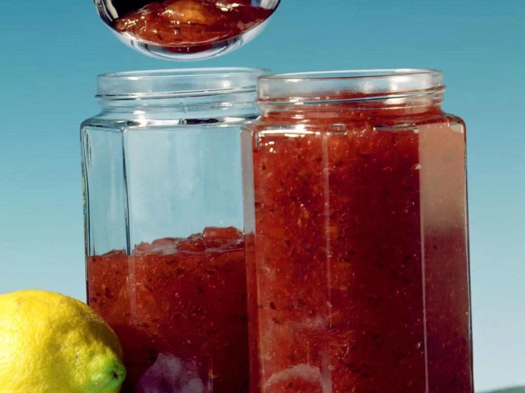 Drei-Frucht-Marmelade Rezept | EAT SMARTER